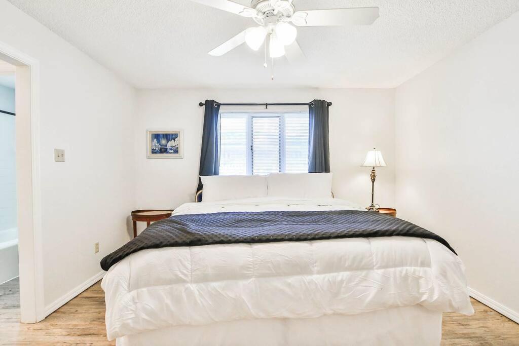 Hot Tub, Privacy, Sleeps 11 & Tons Of Space! Lubbock Ngoại thất bức ảnh